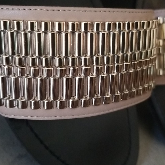 Kendall & Kylie Slide Sandal - Picture 7 of 7